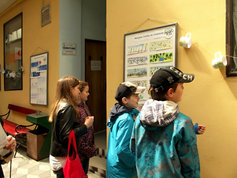 Výstava výtvarných prací v průchodu Pasáže Mazourek