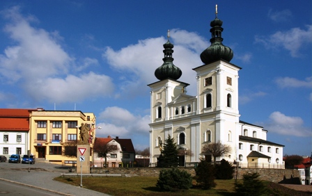 tema-hledani-ztraceneho-casu-2-historicko-srovnavaci-foto-kostel-2007-autor-petr-starha1